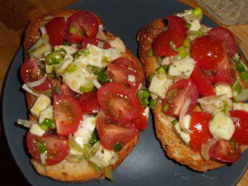 Tomaten-Mozzarella-Brot
